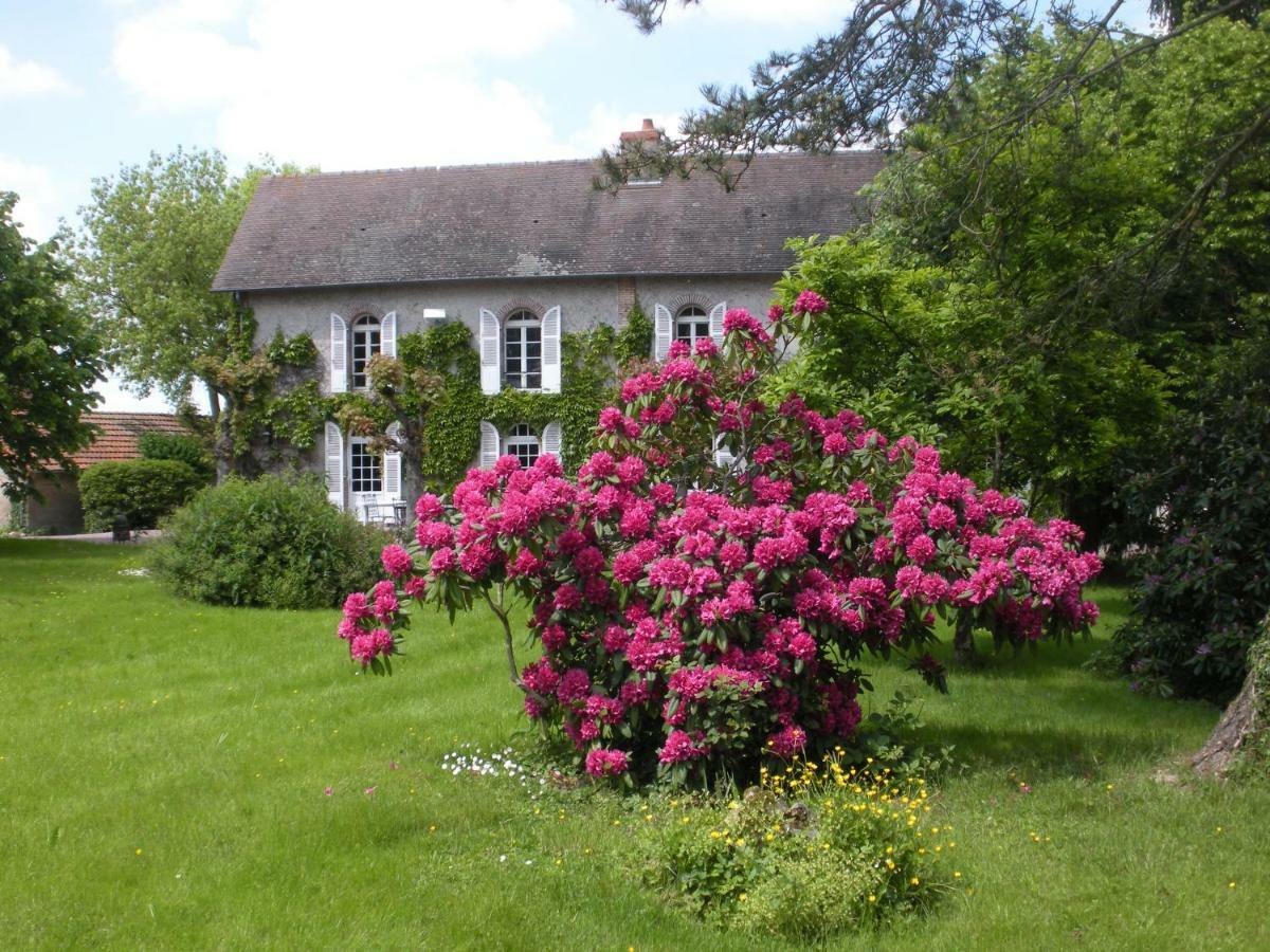 Le Domaine Du Mijarnier Bed & Breakfast Montbeugny Exterior foto