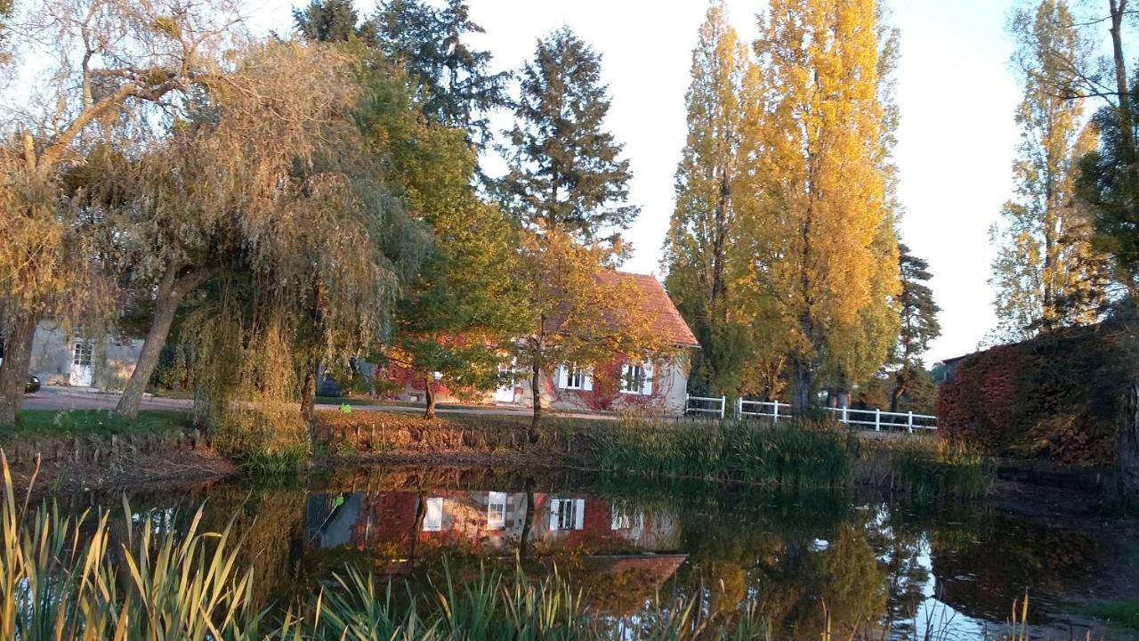 Le Domaine Du Mijarnier Bed & Breakfast Montbeugny Exterior foto