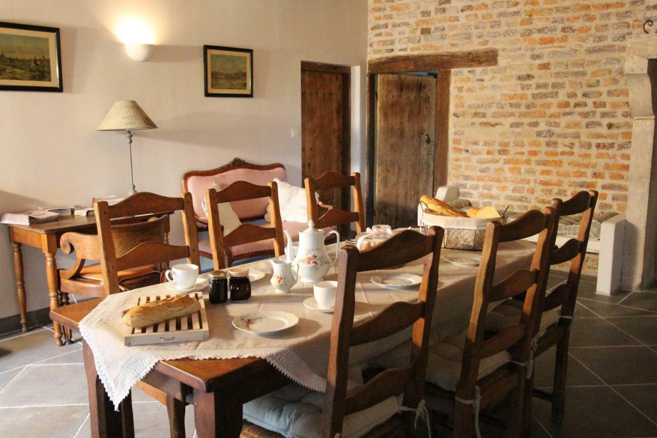 Le Domaine Du Mijarnier Bed & Breakfast Montbeugny Exterior foto