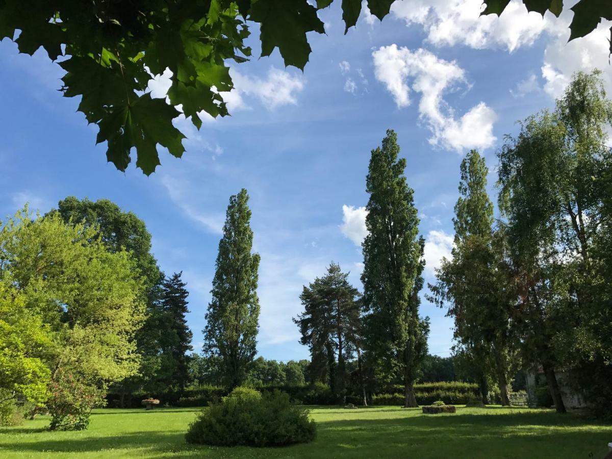 Le Domaine Du Mijarnier Bed & Breakfast Montbeugny Exterior foto